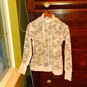 EUC Athleta Triumph Hoodie Size S